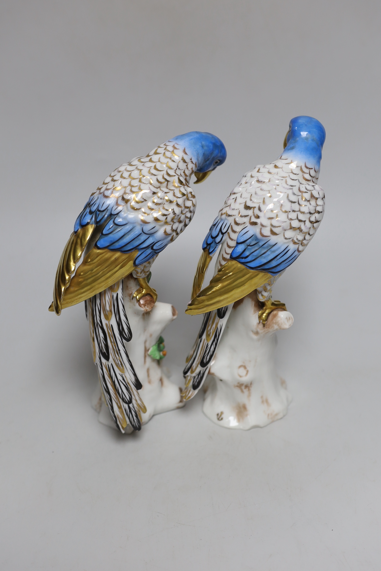 A pair of Samson porcelain figures of parakeets, 20cm